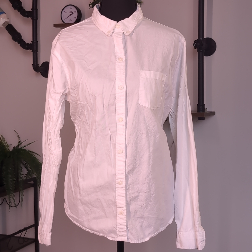 Classic Universal Thread Long Sleeve Button-Down in White. Perfect for Corporate